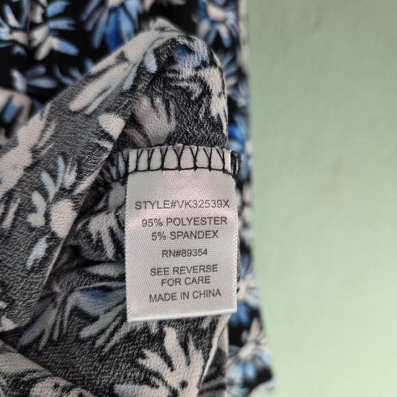 Adrienne Vittadini Womens Blouse Sz 3X Black Allover Blue Floral Print Tie Neck - Picture 4 of 6